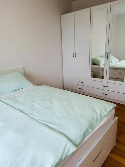 Apartment Gemutliche 3-Zimmer Wohnung Munich